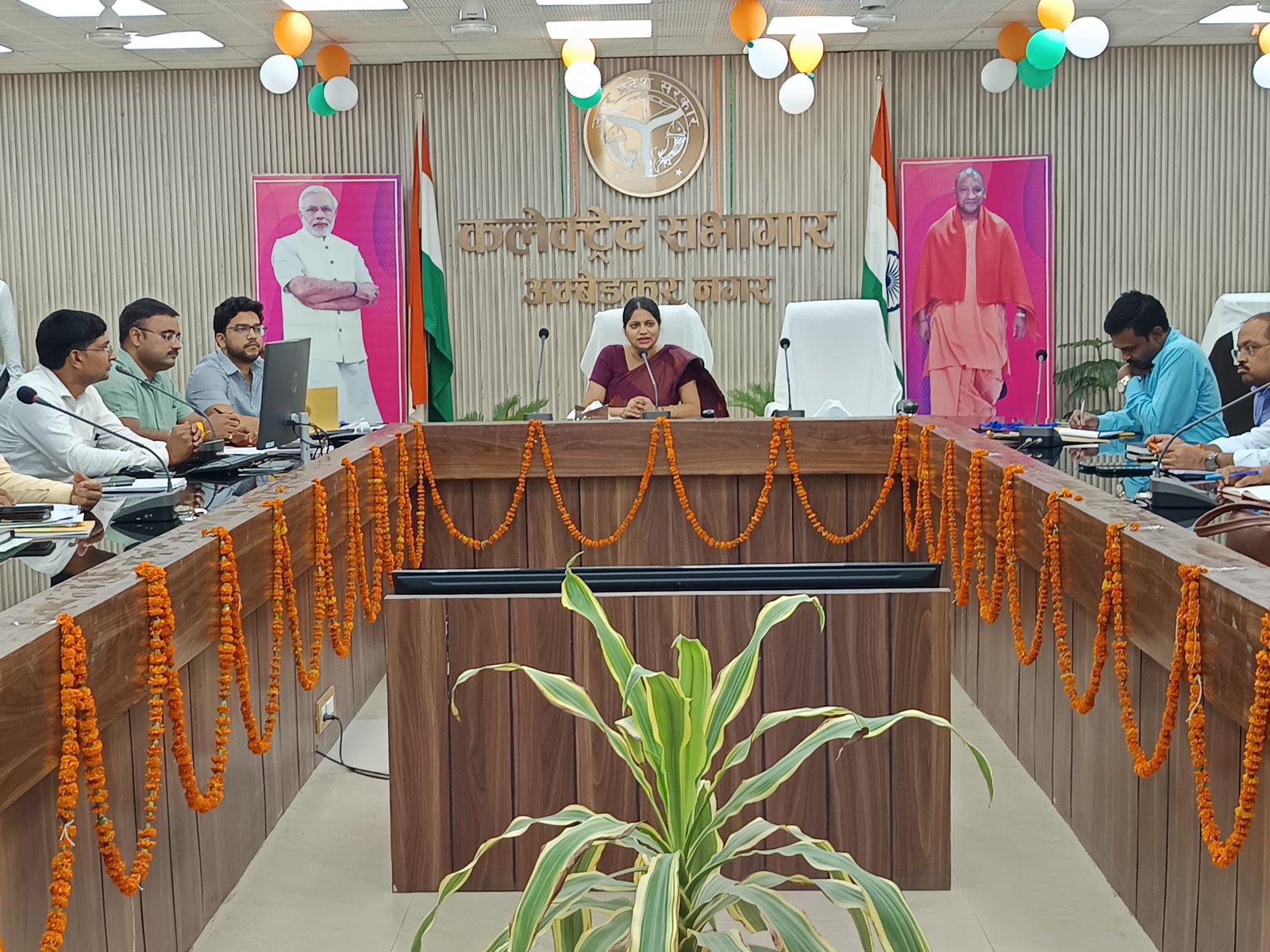 UPTET-2026: जिलाधिकारी ने परीक्षा की तैयारियों की समीक्षा की, निष्पक्ष एवं शांतिपूर्ण आयोजन के दिए निर्देश
